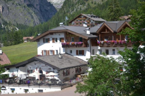 Hotel Scoiattolo Selva Di Val Gardena